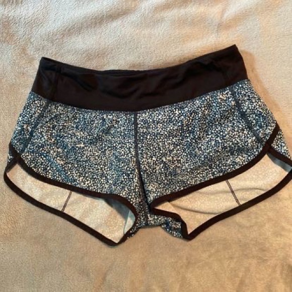 Lululemon Speed Up Short Size 4 - Picture 2 of 3